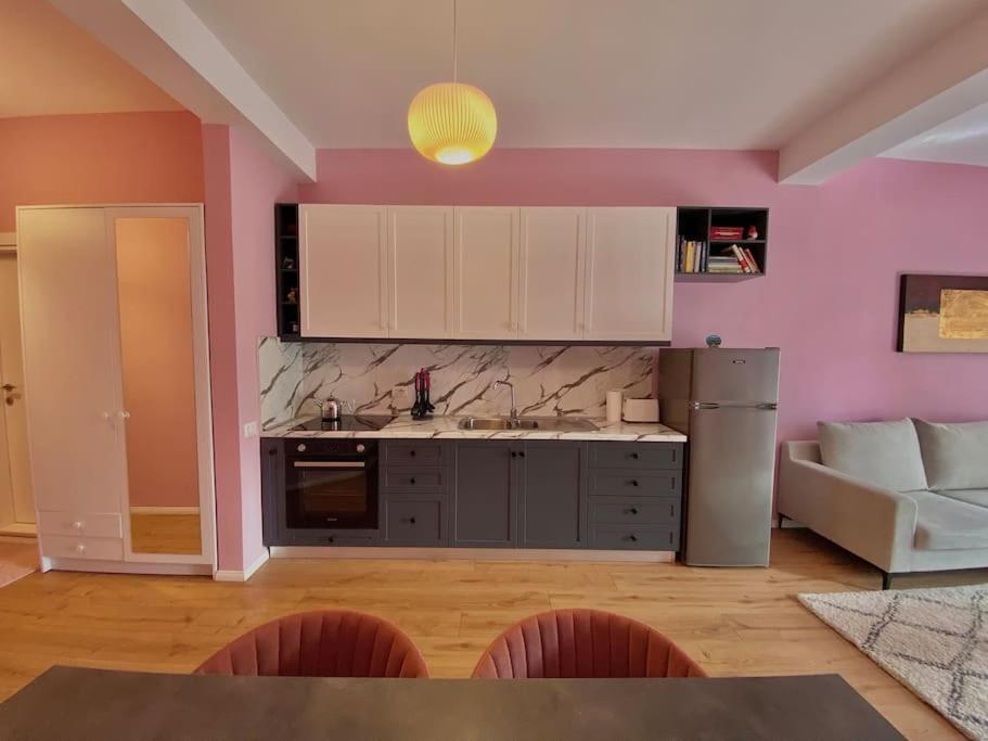 Coral Apartment - City Center Тирана Екстер'єр фото