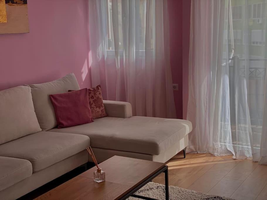 Coral Apartment - City Center Тирана Екстер'єр фото