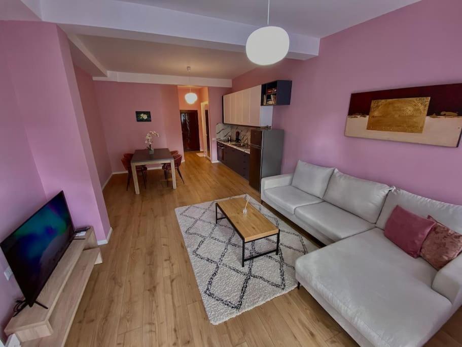 Coral Apartment - City Center Тирана Екстер'єр фото