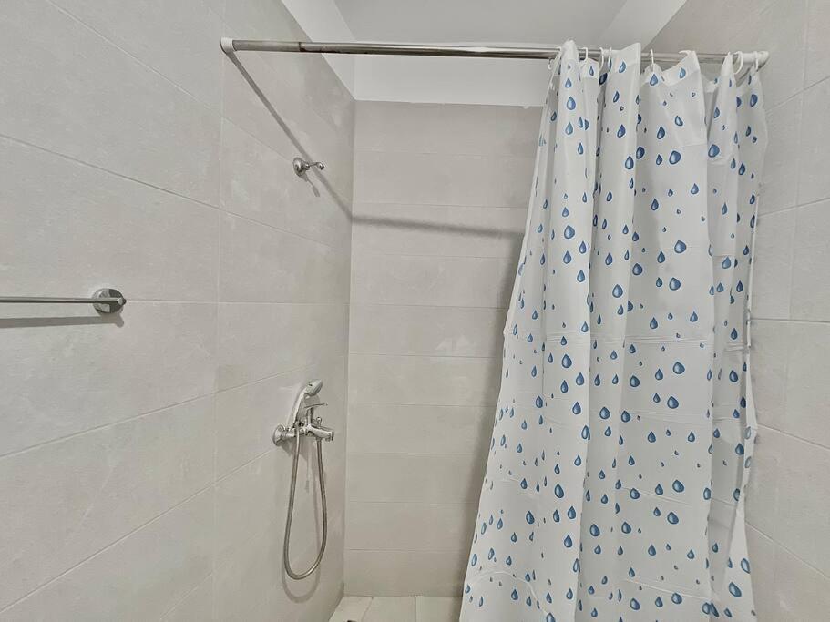 Coral Apartment - City Center Тирана Екстер'єр фото