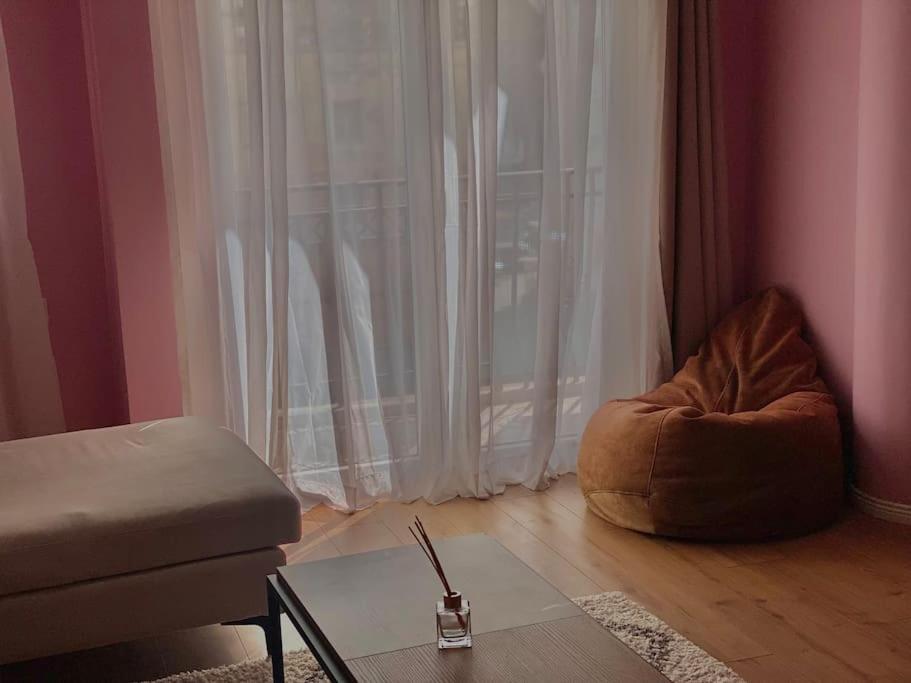 Coral Apartment - City Center Тирана Екстер'єр фото