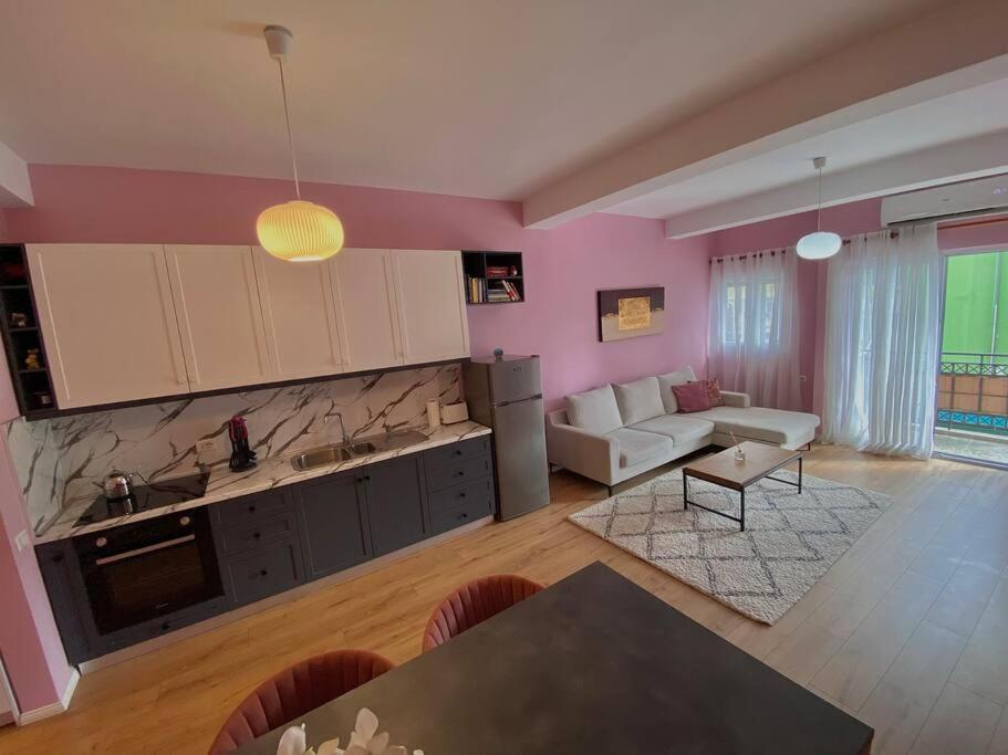 Coral Apartment - City Center Тирана Екстер'єр фото